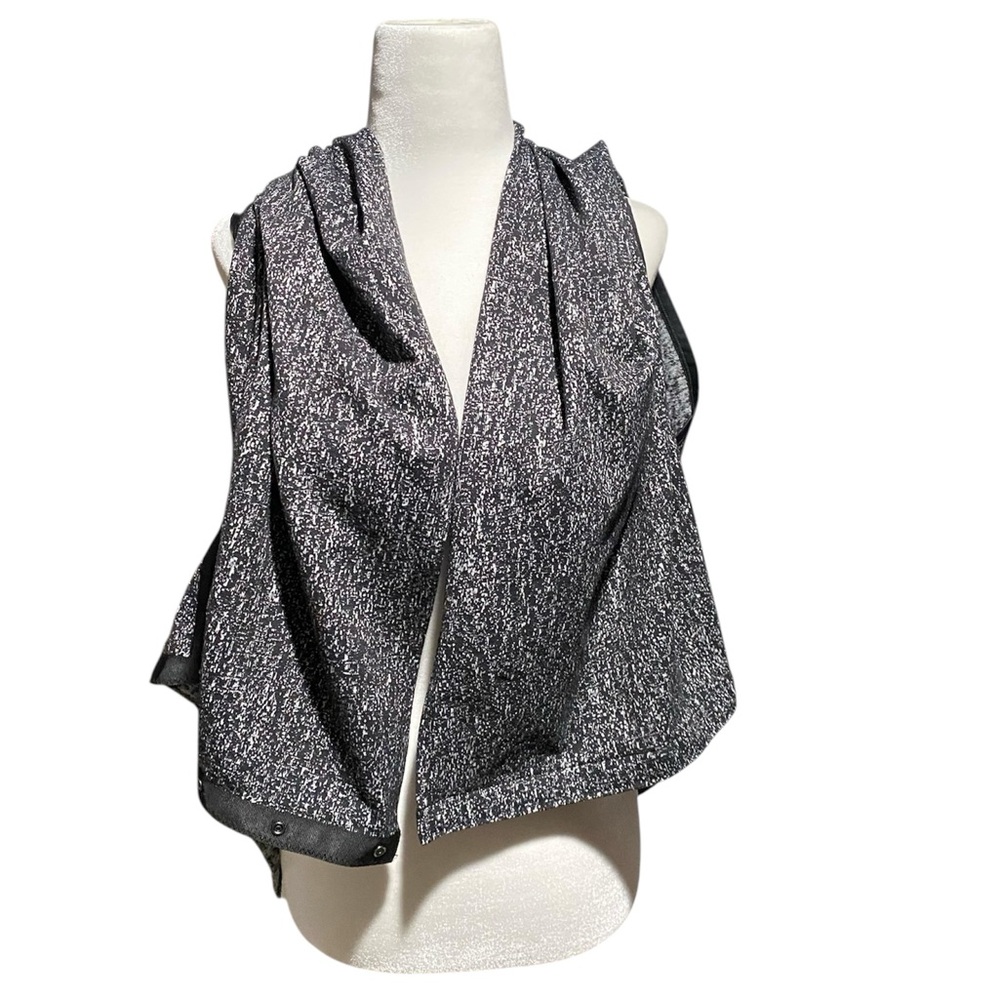 Lululemon Vinyasa Wrap Running Luon Suited‎ Jacquard White Black Sweater Cape - Picture 5 of 8